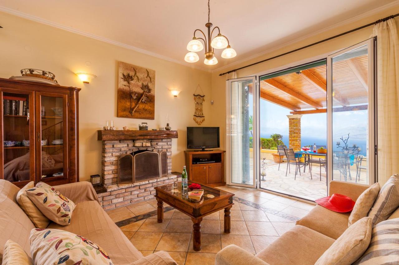 Beachfront Villa Victoras - With Private Beach Sidari  Zewnętrze zdjęcie