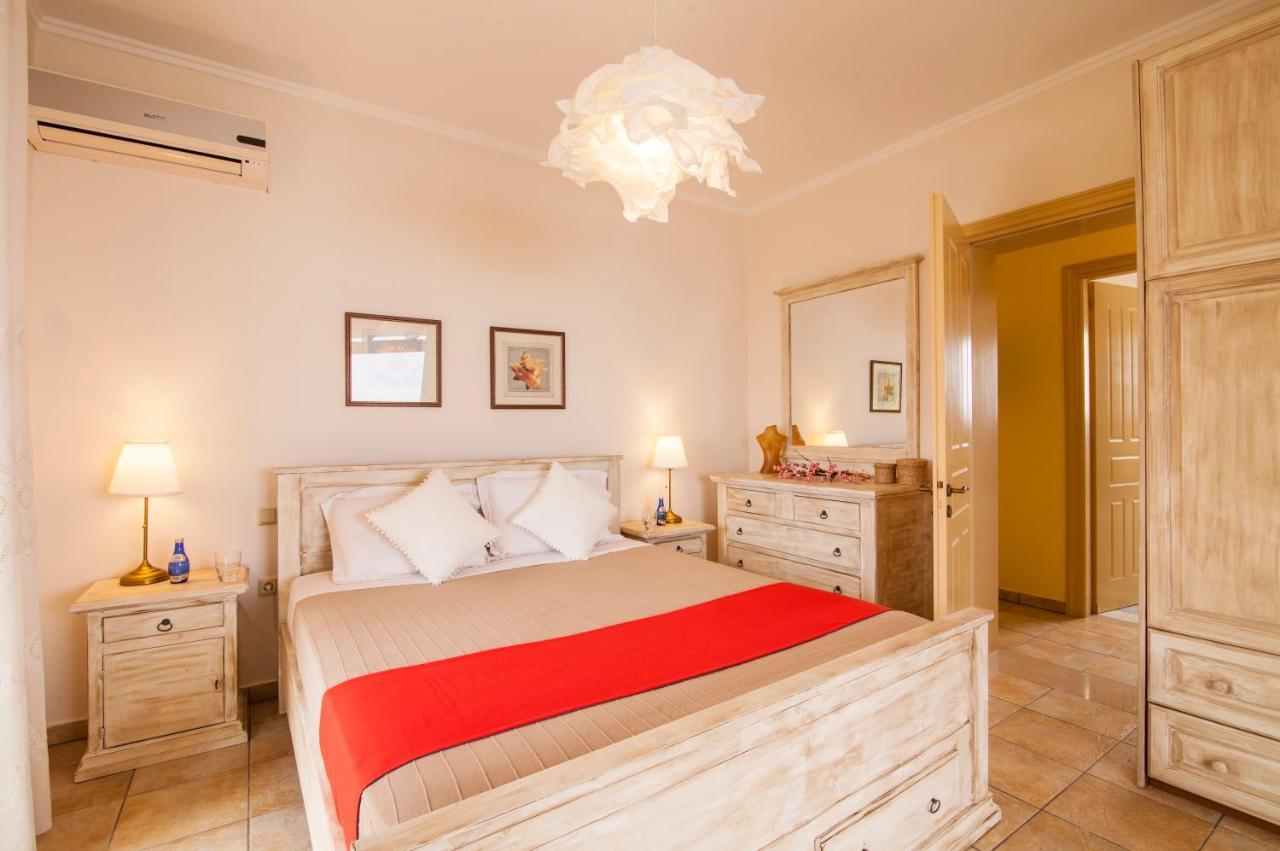 Beachfront Villa Victoras - With Private Beach Sidari  Zewnętrze zdjęcie