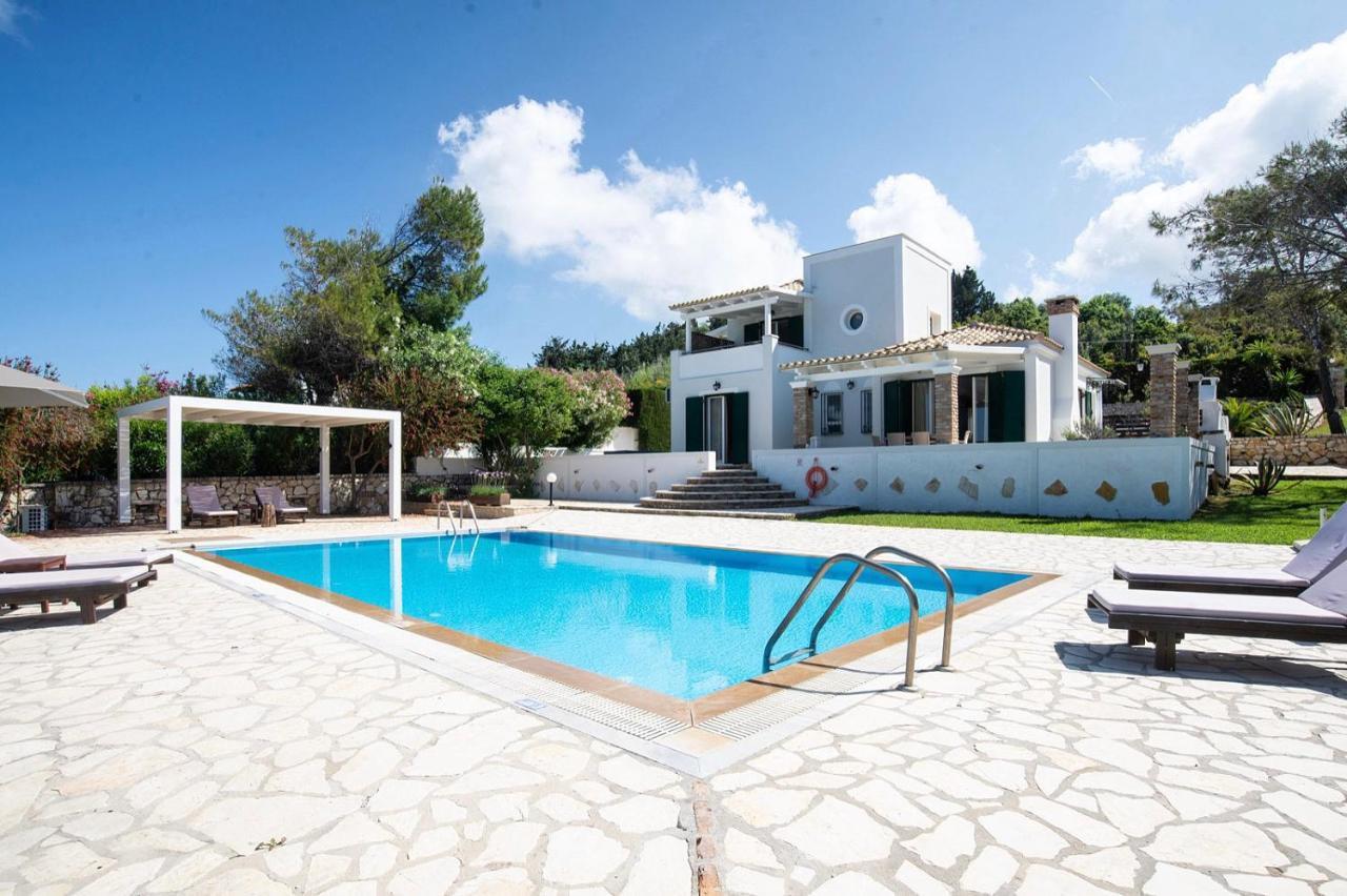 Beachfront Villa Victoras - With Private Beach Sidari  Zewnętrze zdjęcie