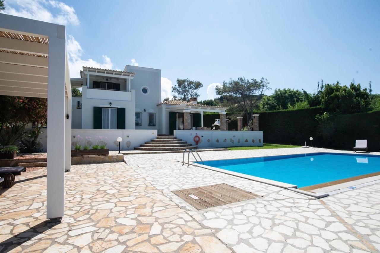 Beachfront Villa Victoras - With Private Beach Sidari  Zewnętrze zdjęcie