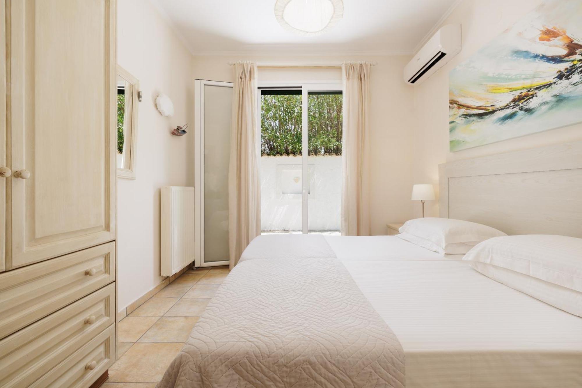 Beachfront Villa Victoras - With Private Beach Sidari  Zewnętrze zdjęcie