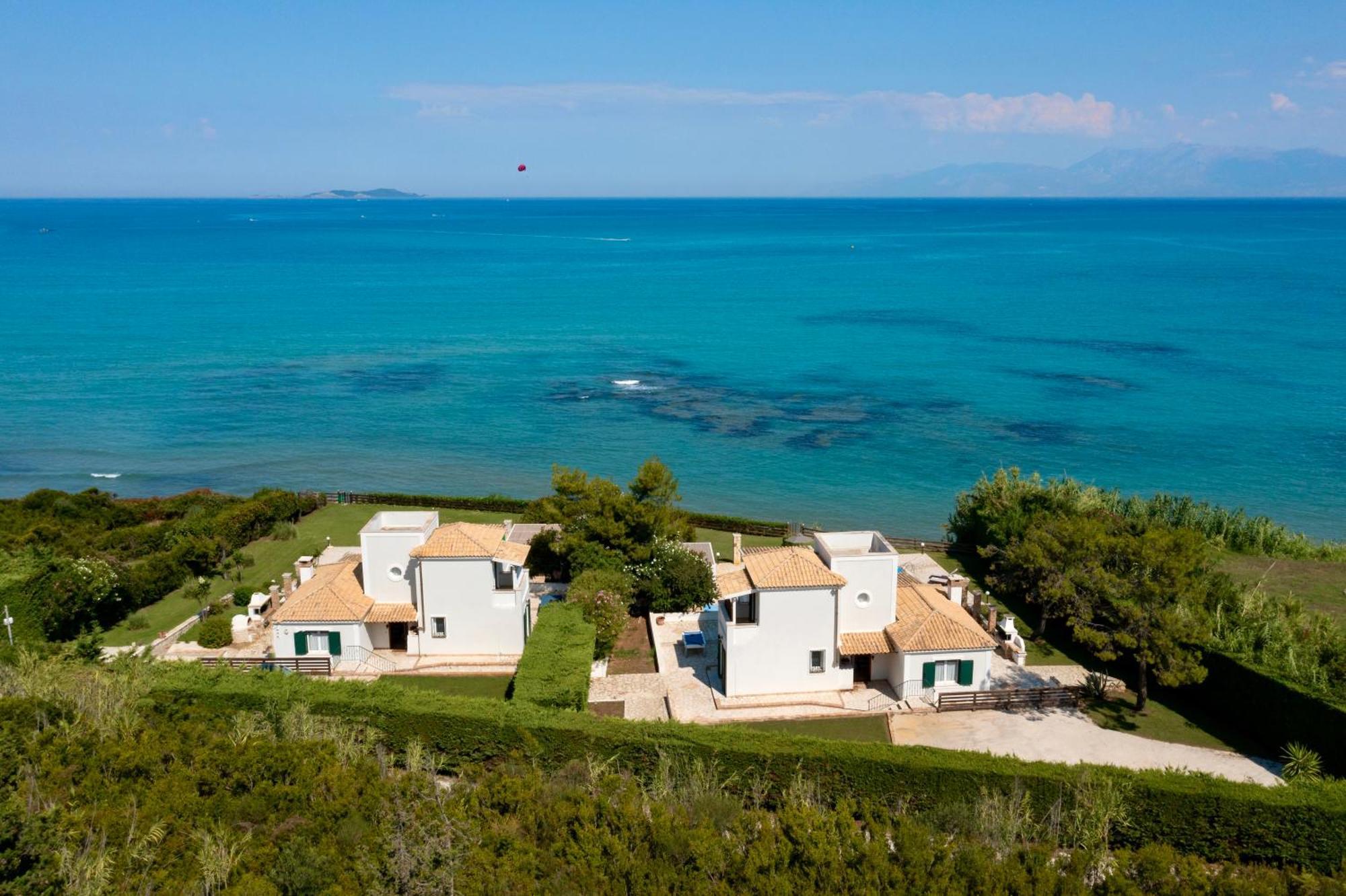 Beachfront Villa Victoras - With Private Beach Sidari  Zewnętrze zdjęcie