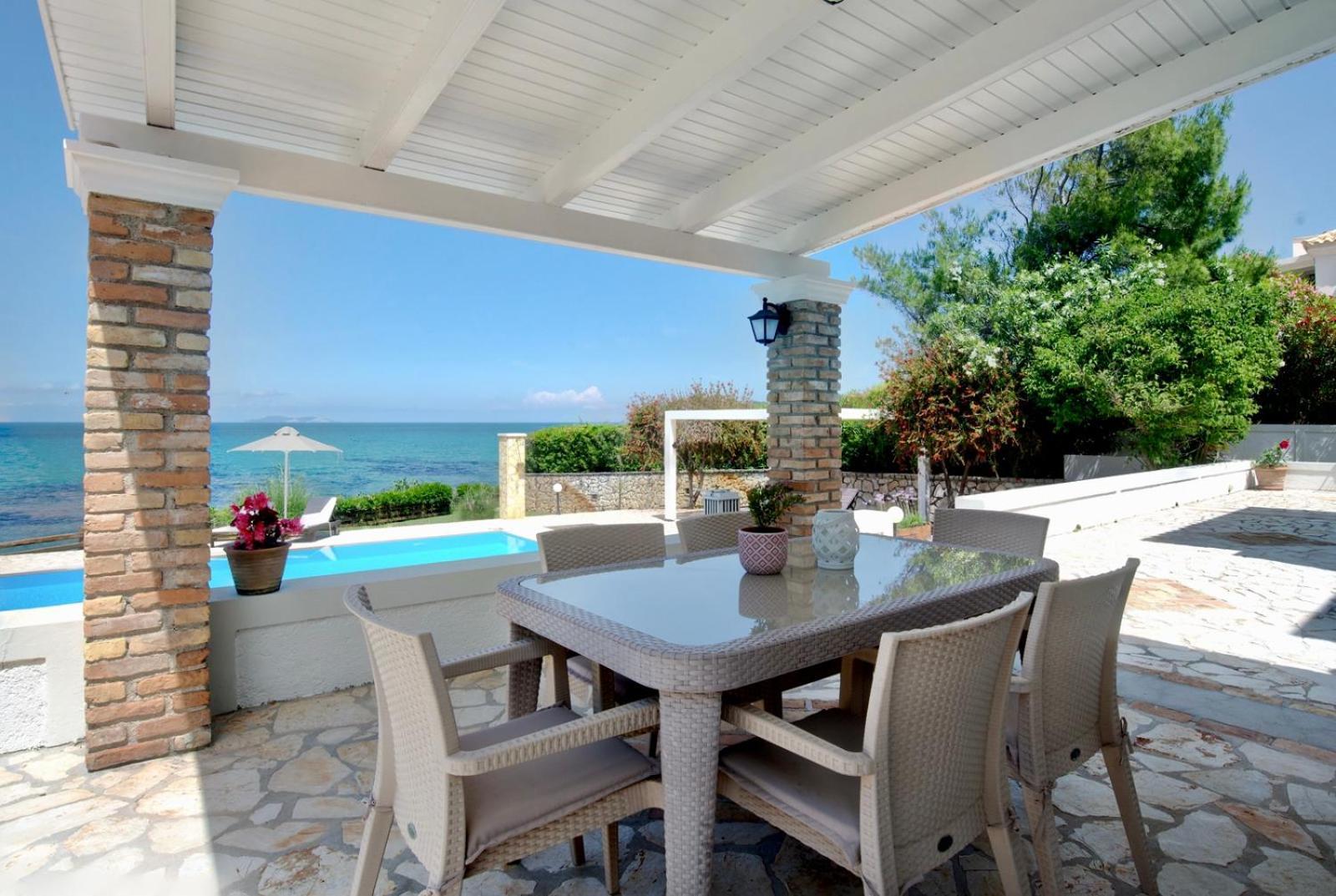 Beachfront Villa Victoras - With Private Beach Sidari  Zewnętrze zdjęcie