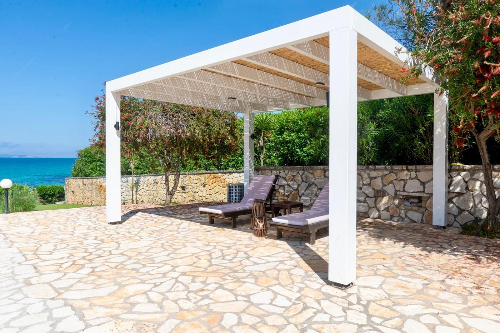 Beachfront Villa Victoras - With Private Beach Sidari  Zewnętrze zdjęcie