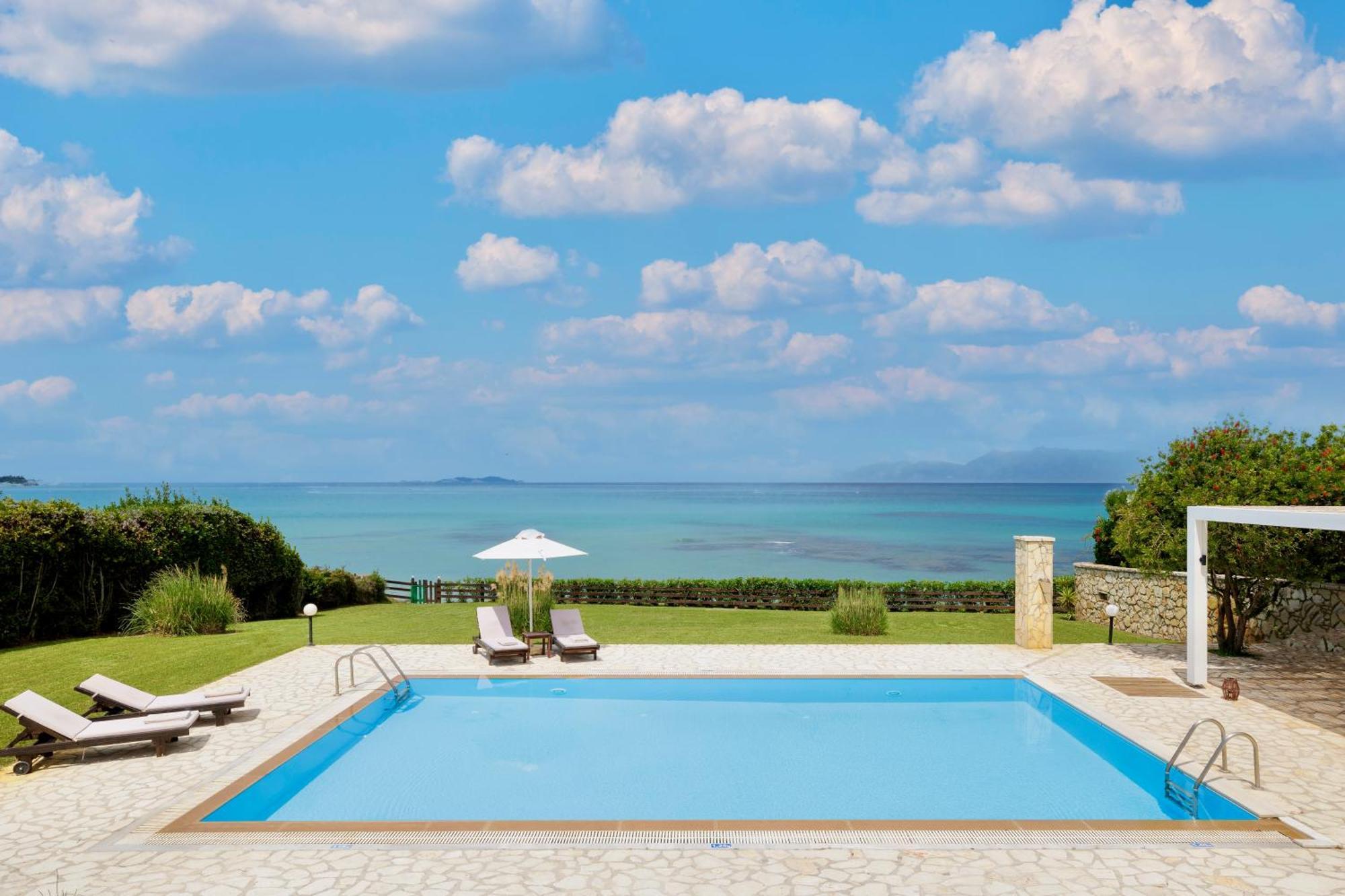 Beachfront Villa Victoras - With Private Beach Sidari  Zewnętrze zdjęcie