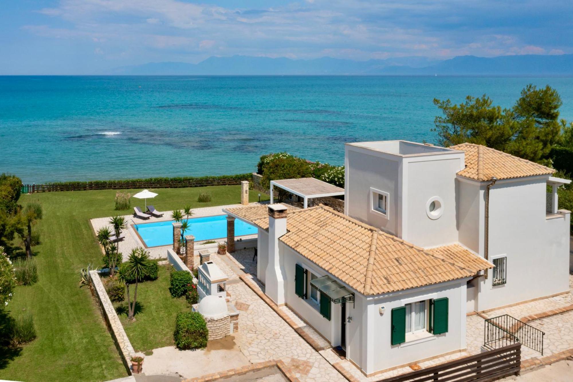 Beachfront Villa Victoras - With Private Beach Sidari  Zewnętrze zdjęcie